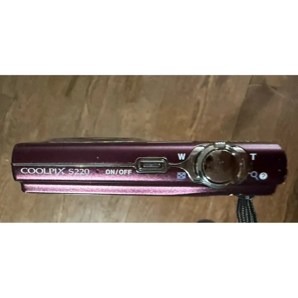 Nikon COOLPIX S220 10MP Digital Camera Plum Bundle W/Battery, Charger, Case Etc.
